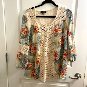 Long sleeve floral crochet top cal style